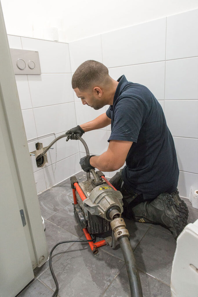 Snel en veilig een wc ontstoppen in Amstelveen en Amsterdam