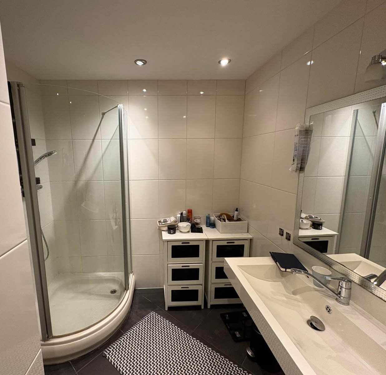 Toiletruimte voor renovatie Toiletruimte voor renovatie
